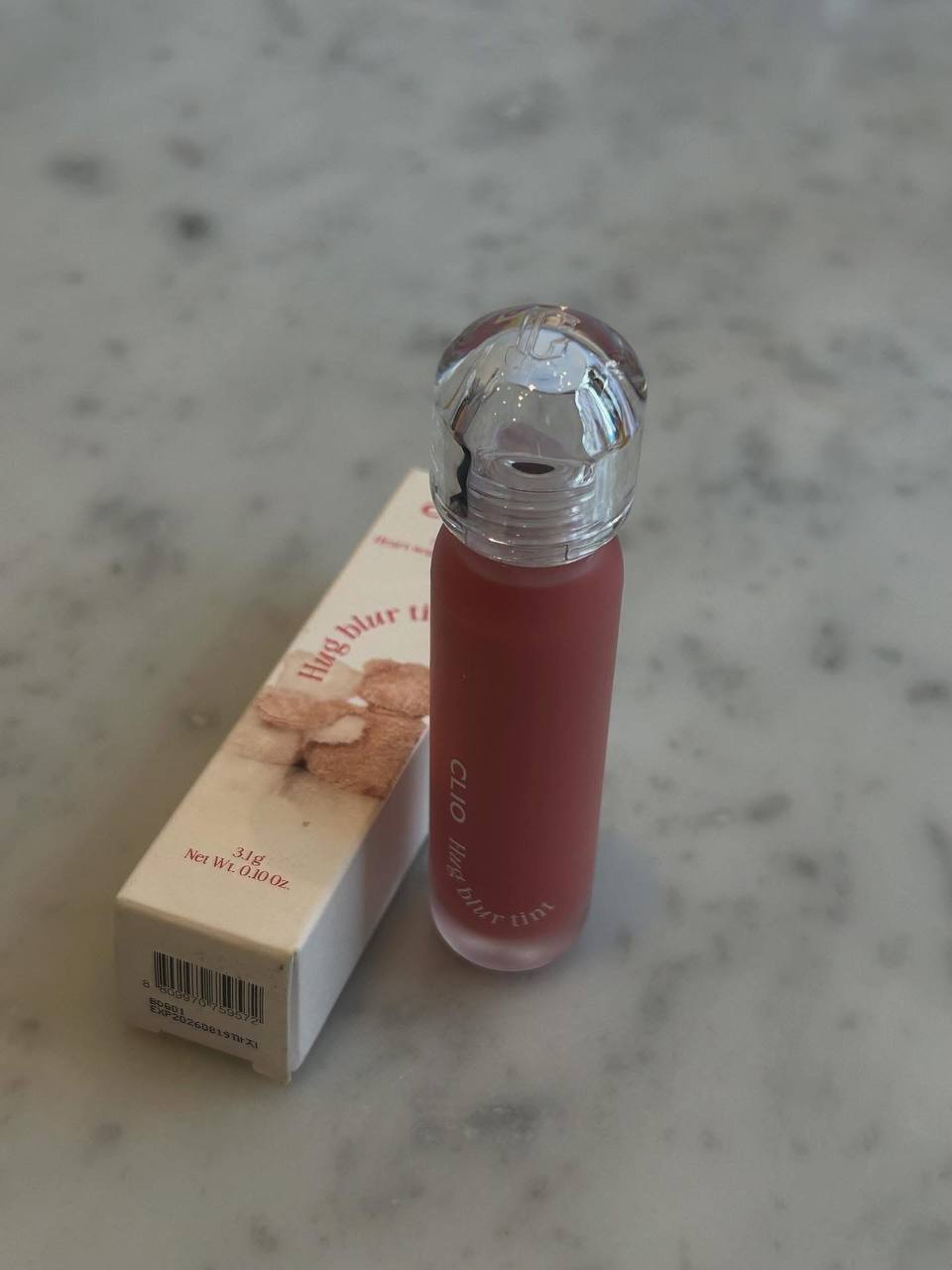 Clio Hug blur tint